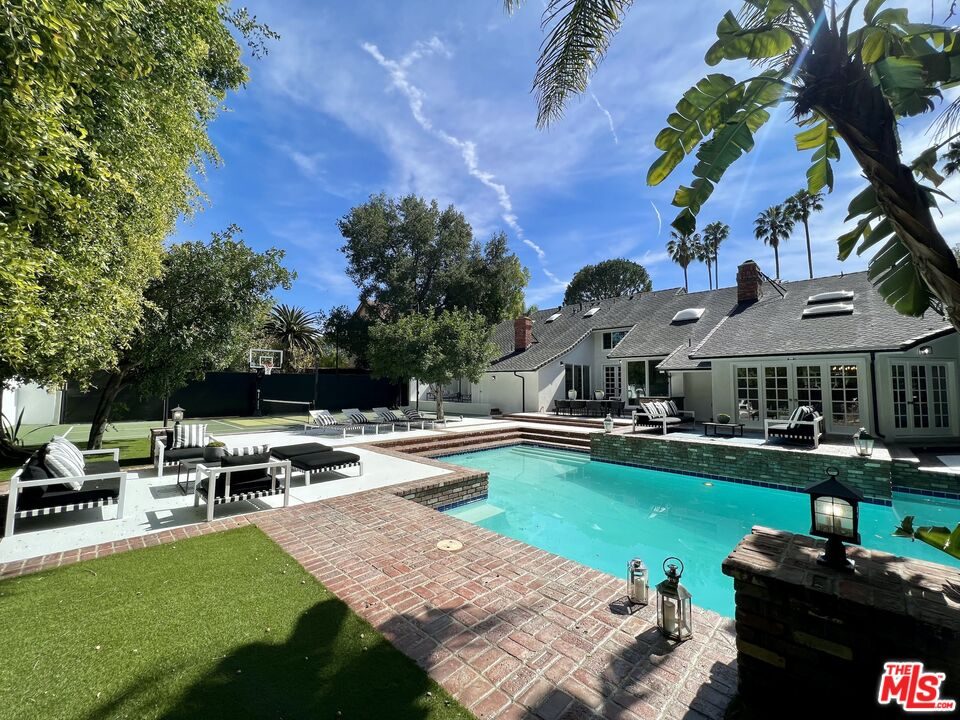 Backyard & pool after